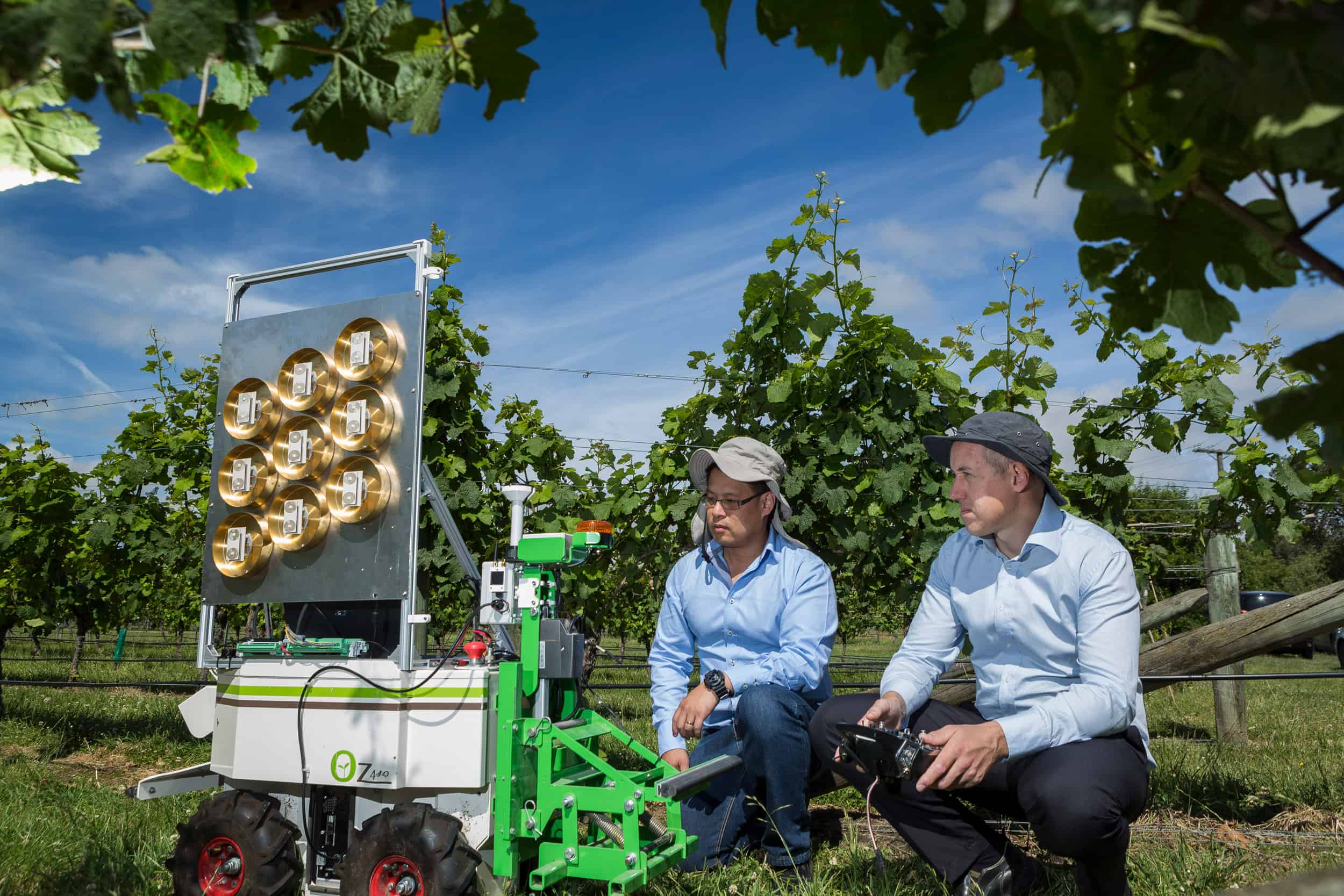 Scientists with new technology to inspect grapevines, Lincoln University.
